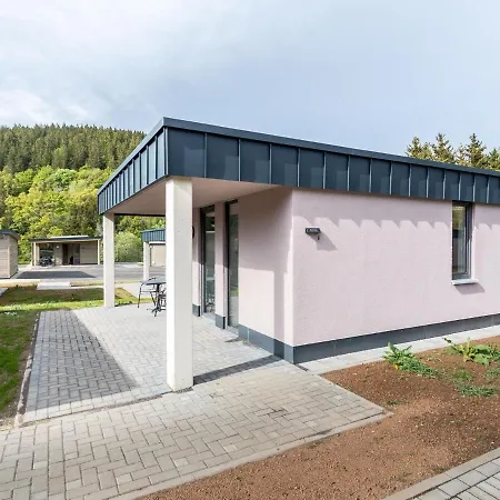 Holiday home Lovely In Near The Lakebeach Hallschlag